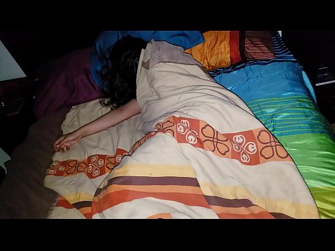 ❤️ Stiefson beréiert seng jonk Stéifmamm wärend hatt schléift. Super Sex op Porno lb.com-porn-mz.ru ❌